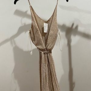 She + Sky Dump Him Romper Tan Leaves printed size Large